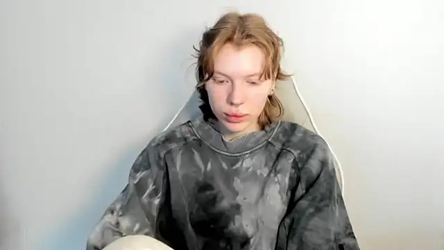 StellaDavis online show from March 10, 2026, 8:40 am