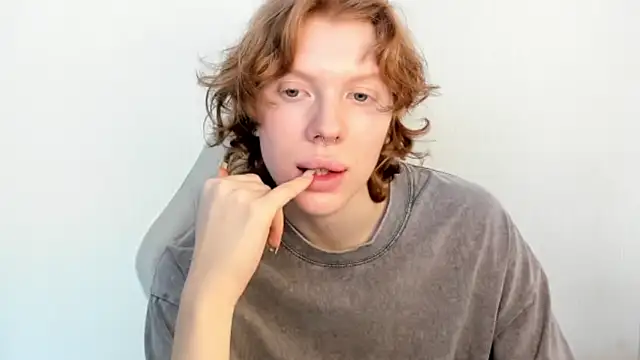 StellaDavis online show from March 3, 2026, 9:38 am