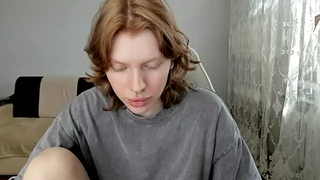StellaDavis online show from May 13, 2026, 10:44 am