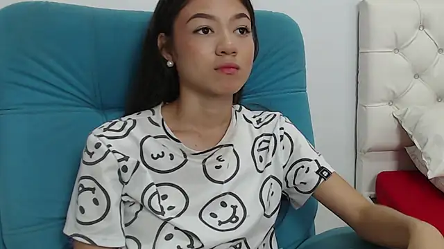 Snapshot of hantonella_ chatting on December 27, 2024, 3:04 pm hantonella  online show from December 27, 2024, 3:04 pm