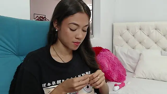 Snapshot of hantonella_ chatting on February 17, 2025, 2:49 pm hantonella  online show from February 17, 2025, 2:49 pm