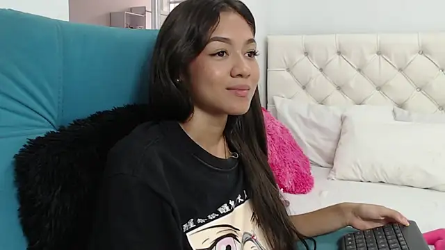 Snapshot of hantonella_ chatting on February 17, 2025, 5:55 pm hantonella  online show from February 17, 2025, 5:55 pm