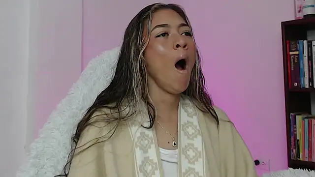 Snapshot of hantonella_ chatting on January 12, 2026, 12:34 pm hantonella online show from January 12, 2026, 12:34 pm