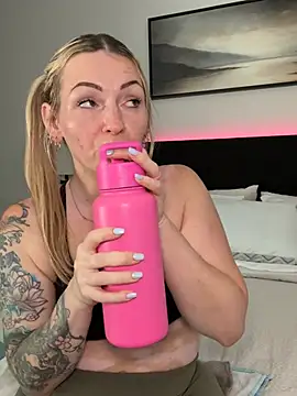 MaggieMayI89 online show from June 5, 2026, 6:02 pm