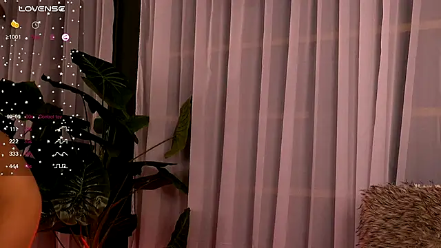 CynthiaWest online show from November 20, 2025, 4:24 am