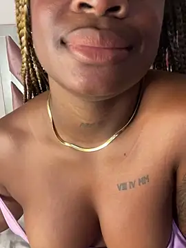 Snapshot of Tamara_Lubezkii chatting on February 19, 2025, 7:26 pm Tamara Lubezkii online show from February 19, 2025, 7:26 pm