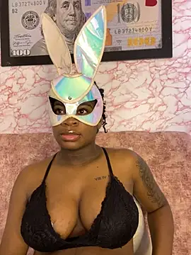 Snapshot of Tamara_Lubezkii chatting on October 31, 2025, 7:10 pm Tamara Lubezkii online show from October 31, 2025, 7:10 pm