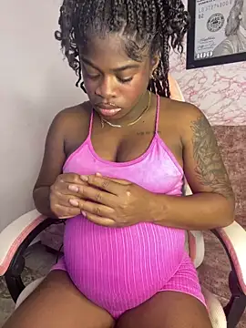 Snapshot of Tamara_Lubezkii chatting on September 21, 2025, 10:48 pm Tamara Lubezkii online show from September 21, 2025, 10:48 pm