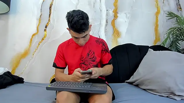 andrew rose  online show from October 14, 2025, 2:39 pm