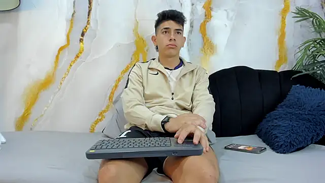 andrew rose  online show from October 7, 2025, 2:51 pm