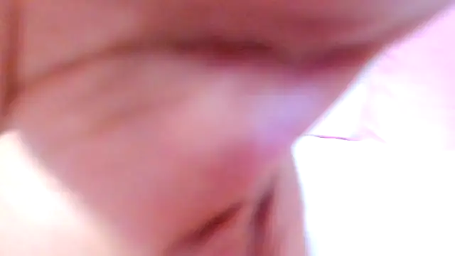 Elianissquirt online show from October 31, 2025, 12:35 pm