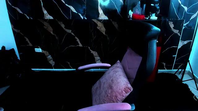 Snapshot of True_Bdsm chatting on November 24, 2025, 6:08 pm True Bdsm online show from November 24, 2025, 6:08 pm