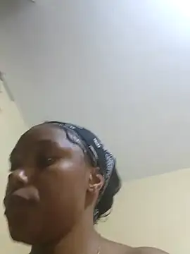 Missthigh online show from April 10, 2026, 6:42 am