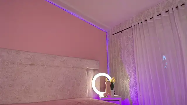 VeronicaMartiin online show from October 31, 2025, 9:32 pm