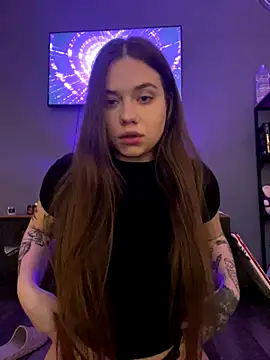 Vikki toriya online show from November 12, 2025, 12:26 am