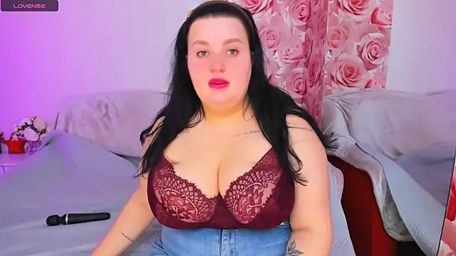 MonaSteele online show from March 24, 2026, 1:11 pm