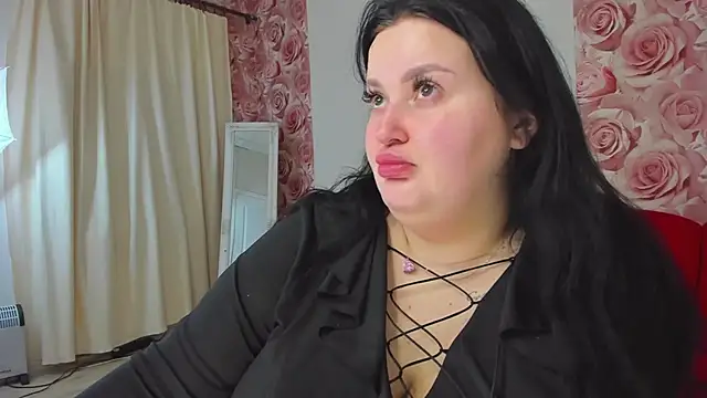 Snapshot of MonaSteele chatting on March 12, 2025, 5:57 am MonaSteele online show from March 12, 2025, 5:57 am