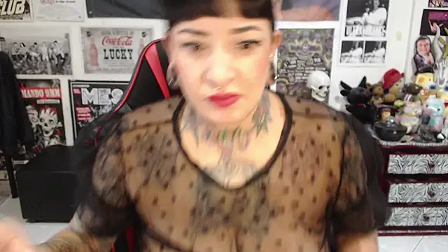 Rollyderolandia666 online show from November 4, 2025, 6:44 pm