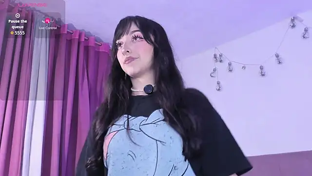 Snapshot of v1cky_ chatting on November 19, 2025, 12:21 am v1cky online show from November 19, 2025, 12:21 am