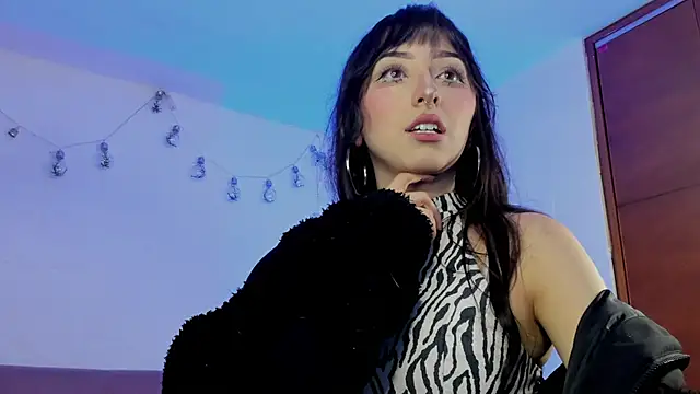 Snapshot of v1cky_ chatting on October 30, 2025, 10:28 pm v1cky online show from October 30, 2025, 10:28 pm