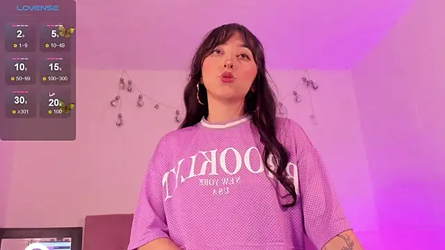 Snapshot of v1cky_ chatting on October 20, 2025, 10:32 pm v1cky online show from October 20, 2025, 10:32 pm