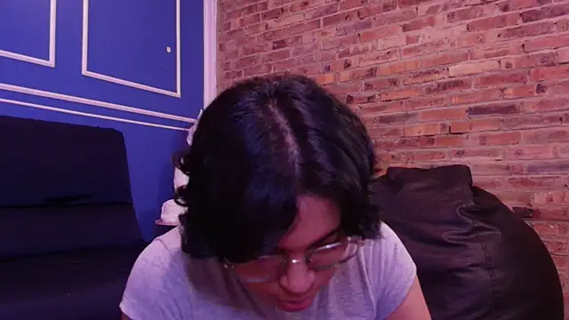 Snapshot of Emmapark_ chatting on November 22, 2025, 6:40 pm Emmapark online show from November 22, 2025, 6:40 pm