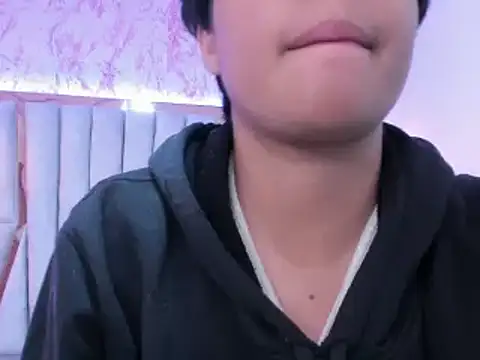 Snapshot of Emmapark_ chatting on February 20, 2025, 6:46 pm Emmapark online show from February 20, 2025, 6:46 pm