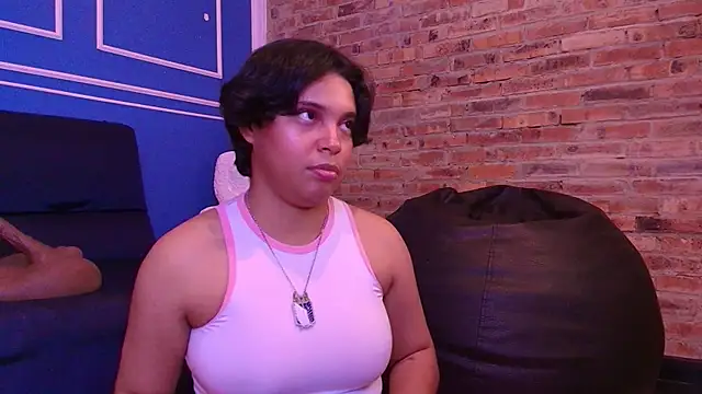 Snapshot of Emmapark_ chatting on November 20, 2025, 7:25 pm Emmapark online show from November 20, 2025, 7:25 pm