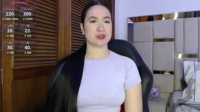 sofiaduque 26 online show from March 7, 2025, 2:23 pm