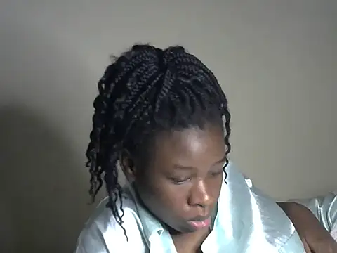 Snapshot of Novah_ chatting on November 10, 2025, 10:48 pm Novah online show from November 10, 2025, 10:48 pm