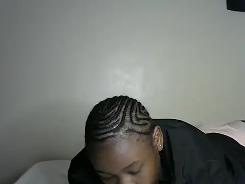 Snapshot of Novah_ chatting on November 16, 2025, 9:19 pm Novah online show from November 16, 2025, 9:19 pm