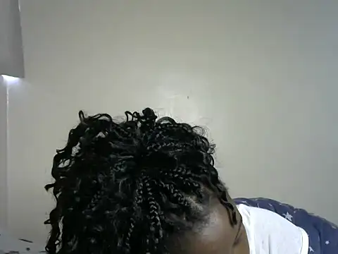 Snapshot of Novah_ chatting on October 23, 2025, 7:40 am Novah online show from October 23, 2025, 7:40 am