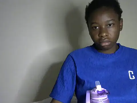 Snapshot of Novah_ chatting on November 14, 2025, 2:04 am Novah online show from November 14, 2025, 2:04 am