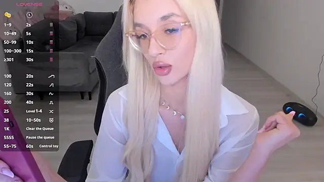 LovelyBianca online show from March 27, 2026, 2:09 am