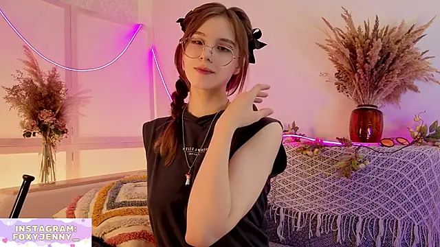 Snapshot of JennyDilly chatting on November 30, 2025, 8:31 pm JennyDilly online show from November 30, 2025, 8:31 pm