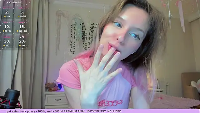 Neko kitsune1 online show from December 16, 2025, 6:23 pm