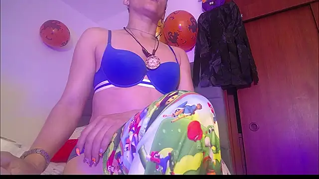 Snapshot of Yinn_Silver chatting on October 20, 2025, 9:21 am Yinn Silver online show from October 20, 2025, 9:21 am