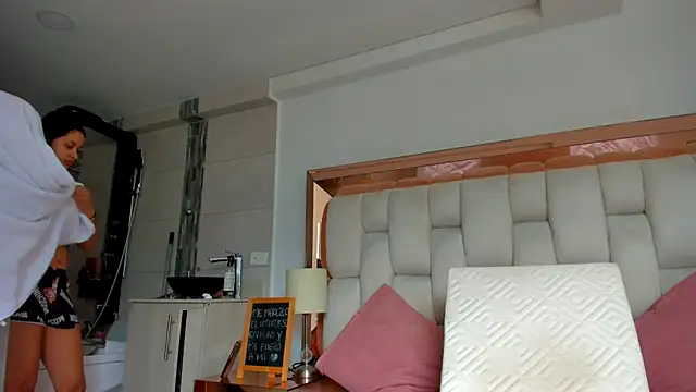 emilyparkerr01 online show from November 15, 2025, 7:40 pm