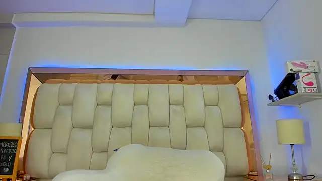 emilyparkerr01 online show from March 20, 2025, 2:42 pm