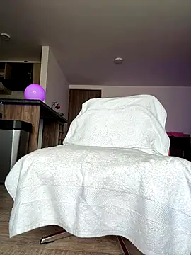 Georgiafox online show from September 19, 2025, 3:49 pm