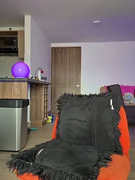 Georgiafox online show from September 18, 2025, 3:37 pm