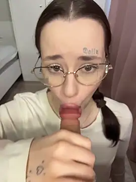 fuckdoll 18 online show from October 25, 2025, 9:08 am