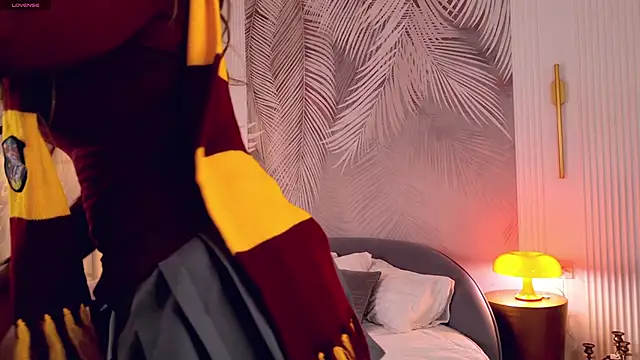 Miley Smile online show from October 31, 2025, 4:42 am