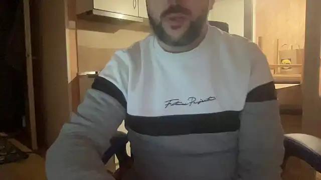 Snapshot of RedDante89 chatting on January 1, 2025, 12:53 am RedDante89 online show from January 1, 2025, 12:53 am