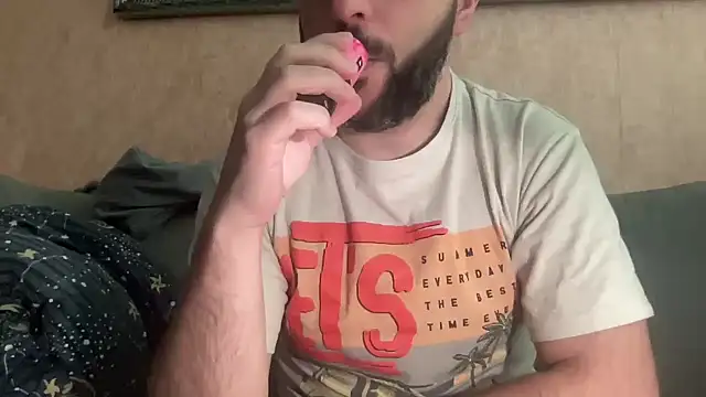 Snapshot of RedDante89 chatting on January 20, 2025, 11:02 am RedDante89 online show from January 20, 2025, 11:02 am