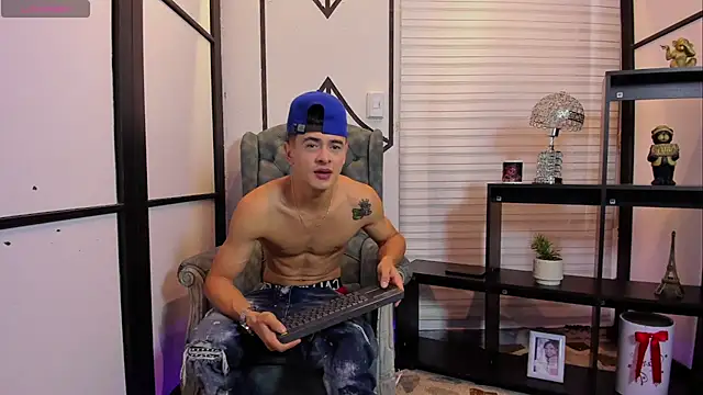 Snapshot of JuniorMorris_ chatting on October 2, 2025, 9:40 pm JuniorMorris online show from October 2, 2025, 9:40 pm