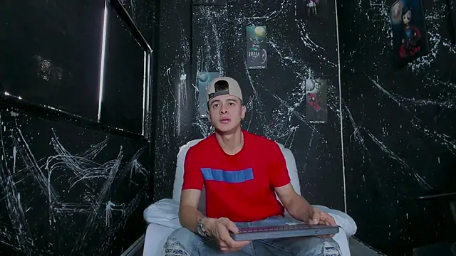 Snapshot of JuniorMorris_ chatting on September 16, 2025, 8:54 pm JuniorMorris online show from September 16, 2025, 8:54 pm