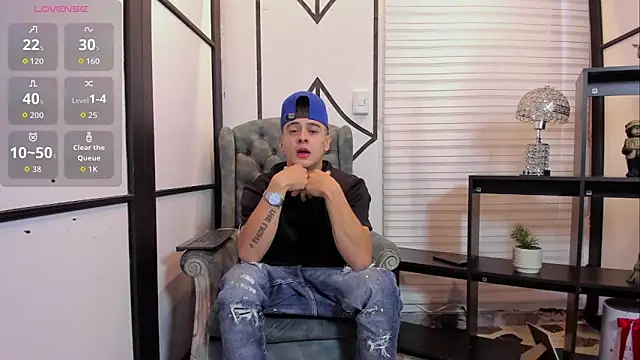 Snapshot of JuniorMorris_ chatting on September 30, 2025, 9:54 pm JuniorMorris online show from September 30, 2025, 9:54 pm