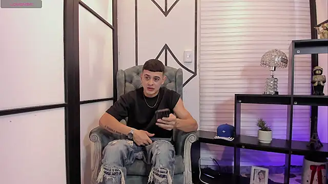 Snapshot of JuniorMorris_ chatting on October 9, 2025, 9:26 pm JuniorMorris online show from October 9, 2025, 9:26 pm