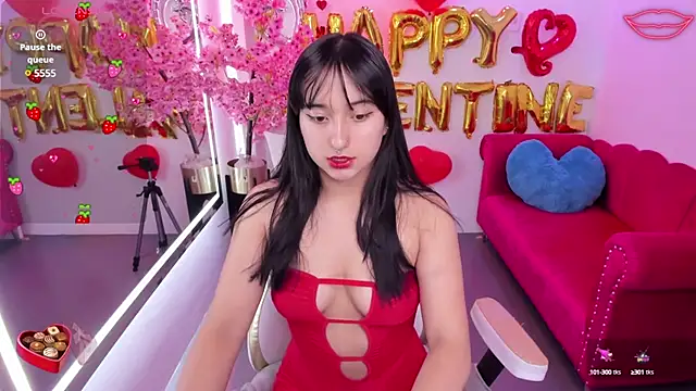 Snapshot of Miss_dolly_ chatting on February 19, 2025, 12:33 pm Miss dolly online show from February 19, 2025, 12:33 pm